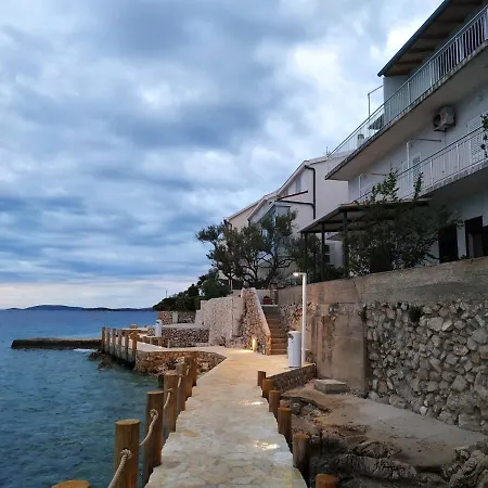 Appartamento In Tribunj With Sea View, Balcony, Air Conditioning, Wifi 5081-1 Tribalj