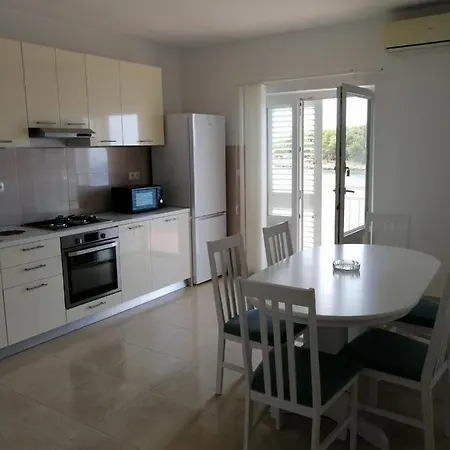 Appartamento In Tribunj With Sea View, Balcony, Air Conditioning, Wifi 5081-1