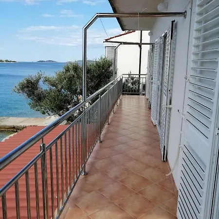 In Tribunj With Sea View, Balcony, Air Conditioning, Wifi 5081-1 Tribalj