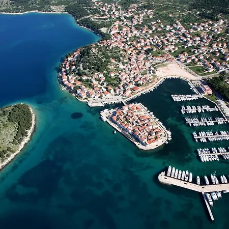 In Tribunj With Sea View, Balcony, Air Conditioning, Wifi 5081-1 Apartamento