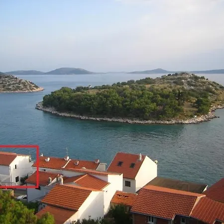 Appartamento In Tribunj With Sea View, Balcony, Air Conditioning, Wifi 5081-1 *